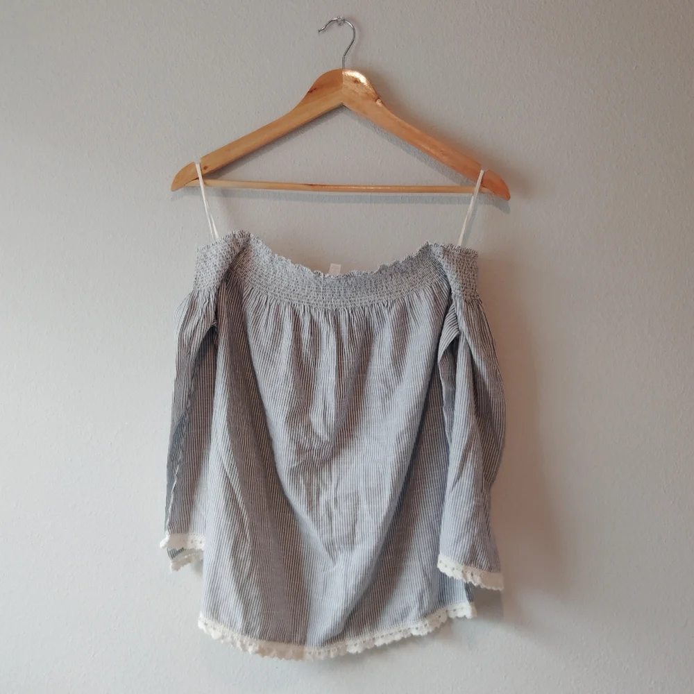 C Striped Off-Shoulder Blouse - Picture 2 of 5